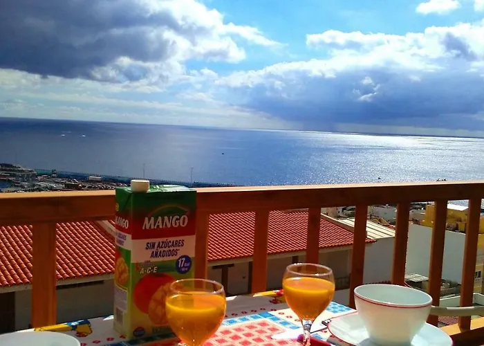 Ocean View Over Los Cristianos, Playa Las Vistas, Wifi